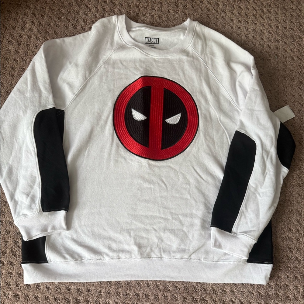 Marvel White and Black Deadpool Sweatshirt